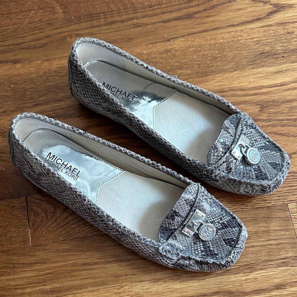 EUC Michael Kors Gray Snakeskin Hamilton Loafers